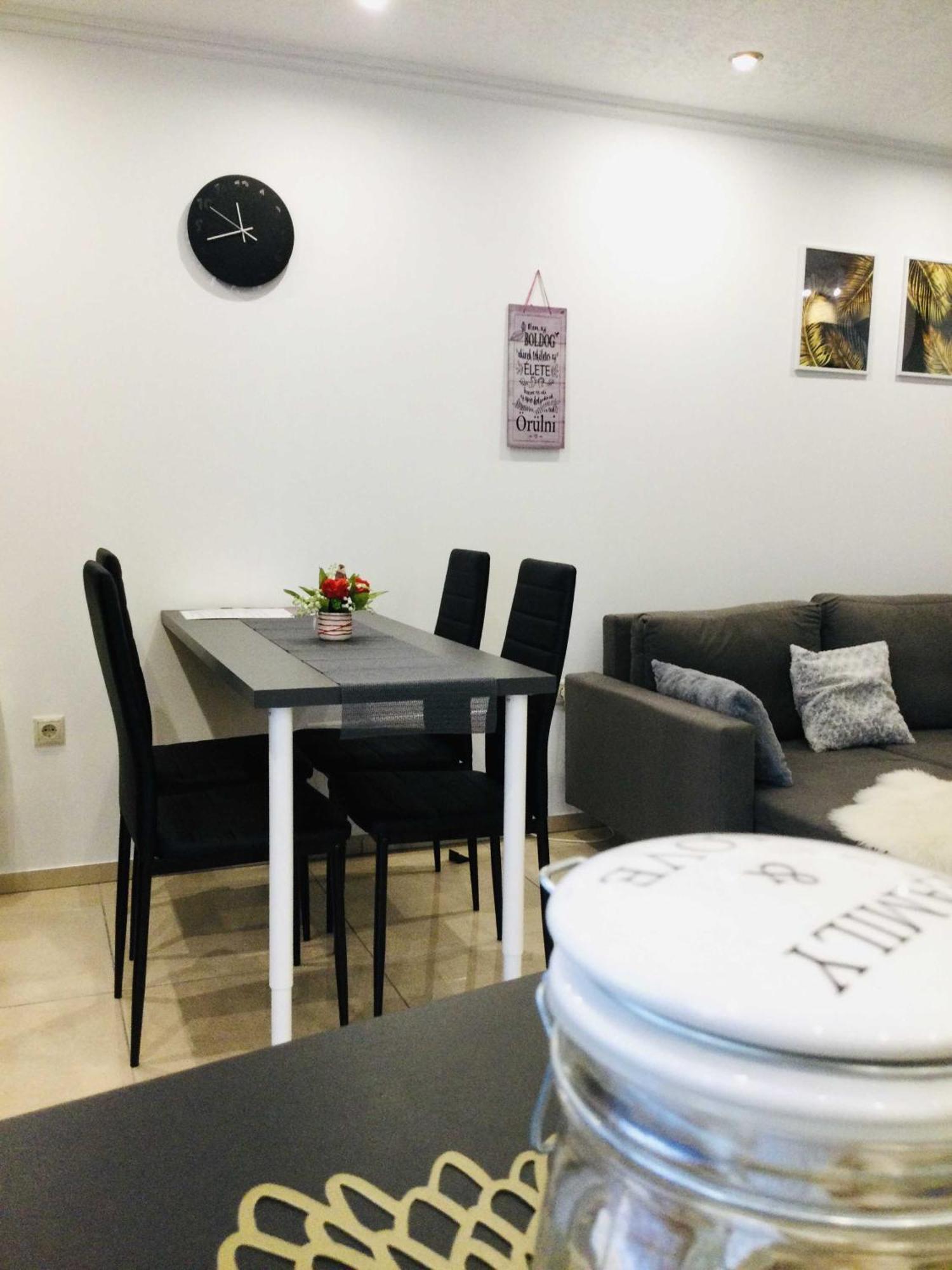 Baky House Lägenhet Balatonlelle Exteriör bild